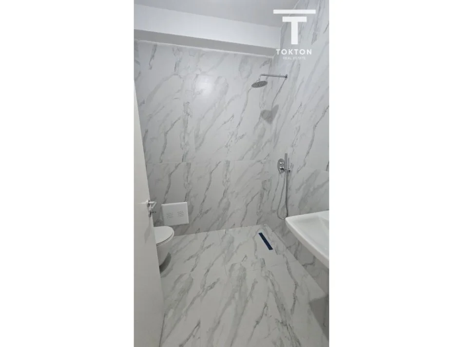Tirane, jap me qera apartament 2+1 Kati 7, 90 m² 320 € (Rezidenca Kaimi, Ali Dem)