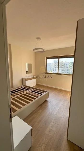 Tirane, jepet me qera apartament 2+1 Kati 5, 650 € (21 DHJETORI)