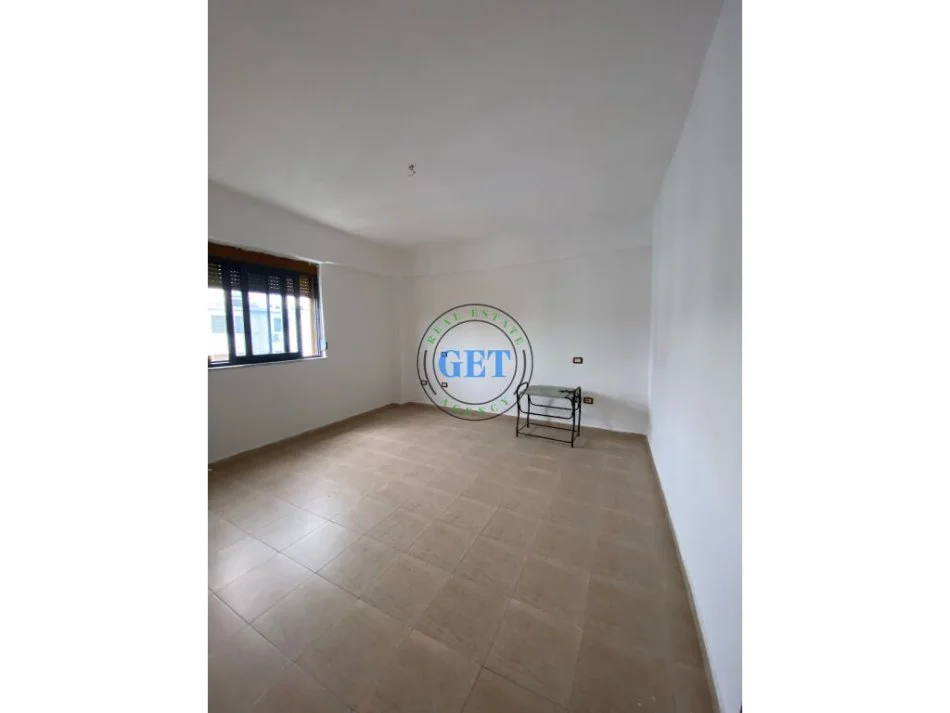Durres, shitet apartament 2+1 Kati 5, 86 m² 85.000 € (Prane Stadiumit, Durres)