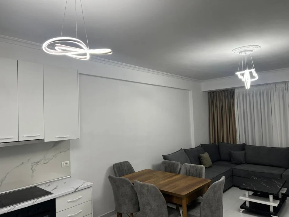 Tirane, jepet me qera apartament 1+1 Kati 1, 70 m² 45.000 € (urban gate ASTIR)