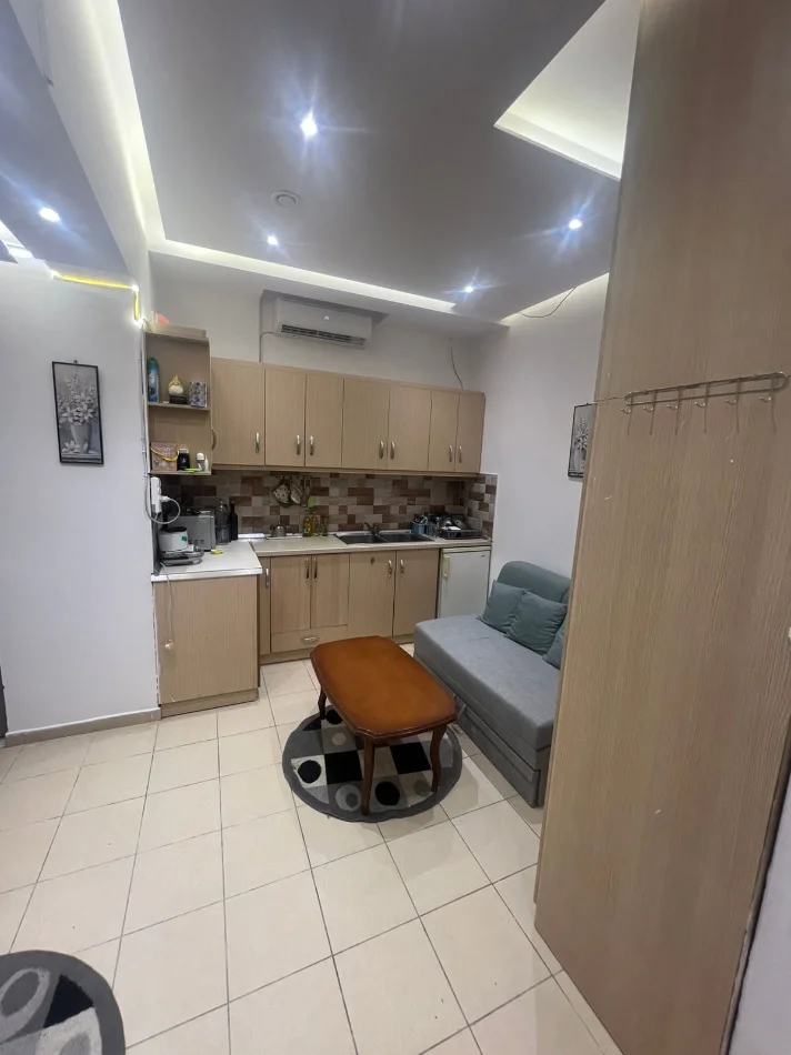 Tirane, jepet me qera garsonier 1+1 , 