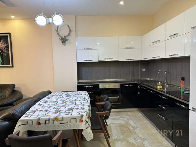 Tirane, jepet me qera apartament 3+1+BLK Kati 5, 120 m² 800 Euro (KOPSHTI ZOLOGJIK)