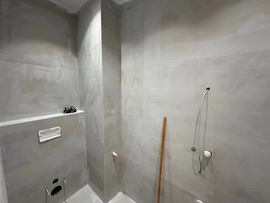 Tirane, shitet apartament 2+1+Ballkon , 101 m² 320.000 € (Ish Ekspozita)