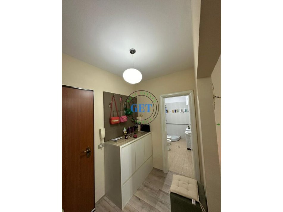 Durres, jepet me qera apartament 1+1+Ballkon Kati 4, 450 m² 450 € (Ish Rajoni Policis, Durrës)