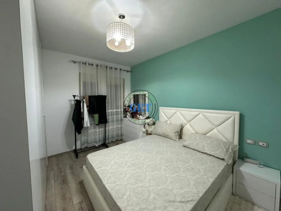 Durres, jepet me qera apartament 1+1+Ballkon Kati 4, 450 m² 450 € (Ish Rajoni Policis, Durrës)