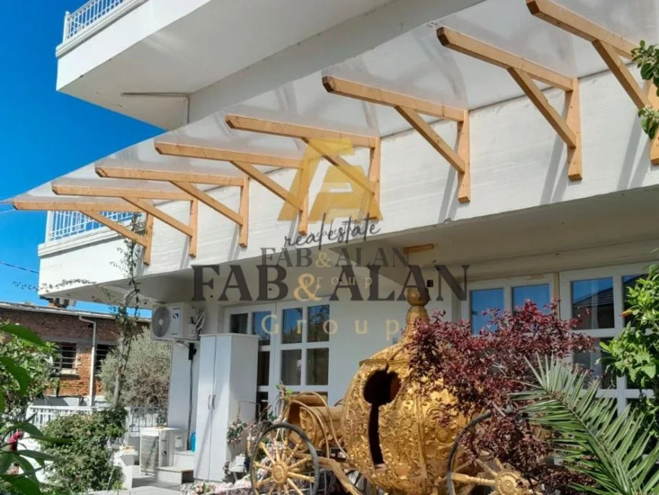 Tirane, jepet me qera Vile 3 Katshe , 480 m² 1.500 € (Shkolla e Bashkuar)