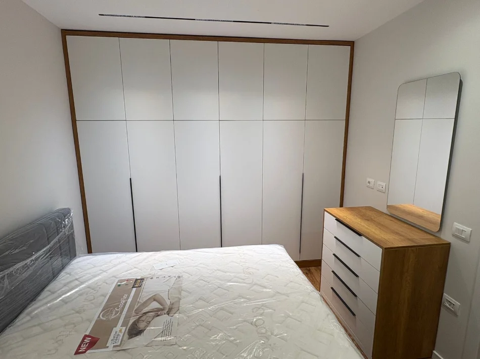 Tirane, jepet me qera apartament 1+1+Ballkon Kati 2, 65 m² 570 € (E88 Rruga Dritan Hoxha Laprake)
