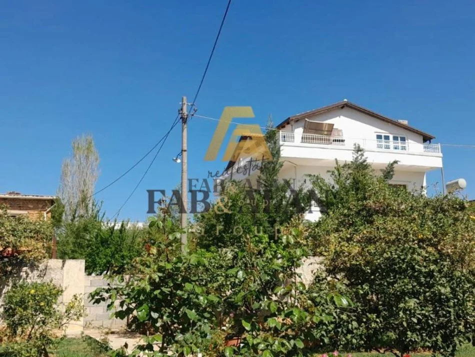 Tirane, jepet me qera Vile 3 Katshe , 480 m² 1.500 € (Shkolla e Bashkuar)