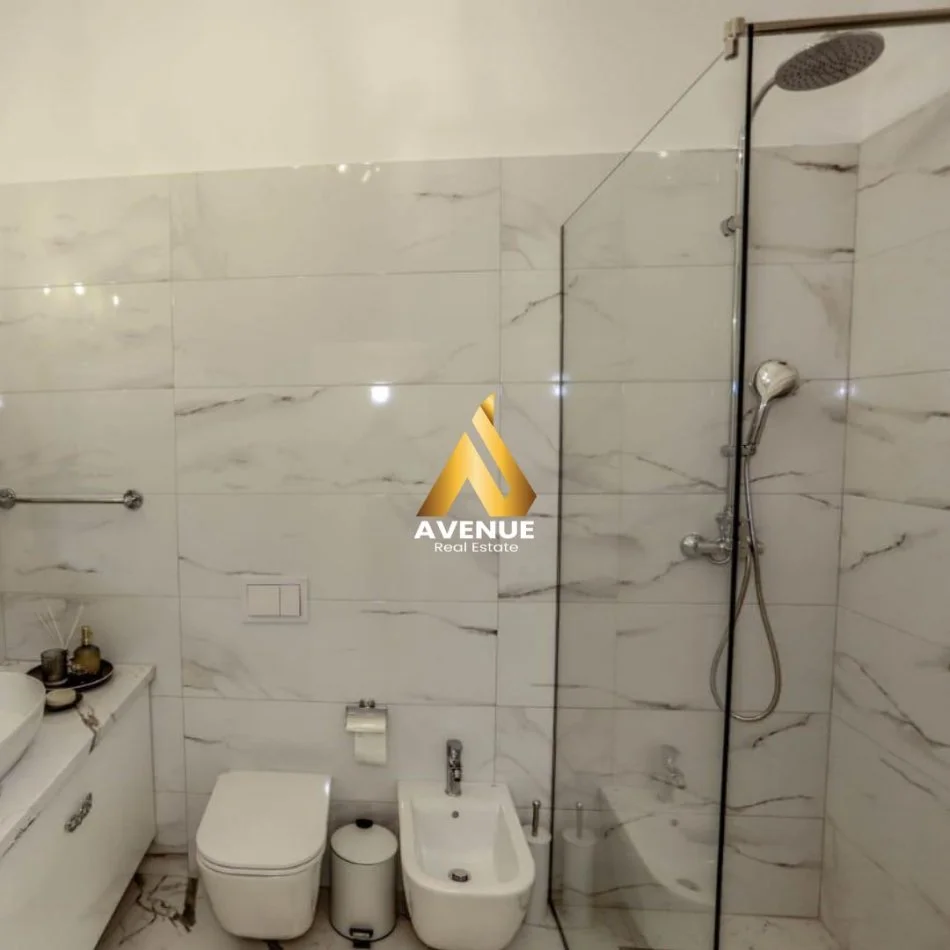 Tirane, jepet me qera apartament 1+1+Ballkon Kati 6, 65 m² 800 € (Rruga e Kavajes)