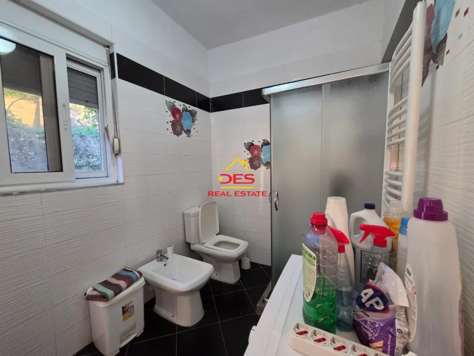 Vlore, shitet shtepi 2+1+Ballkon Kati 0, 100 m² 240.000 € (Kuzum Baba)