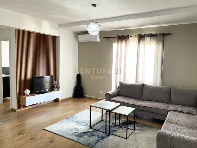 Tirane, jepet me qera apartament 2+1+A+BLK Kati 10, 110 m² 450 Euro (Rruga Dritan Hoxha ,Laprakë)