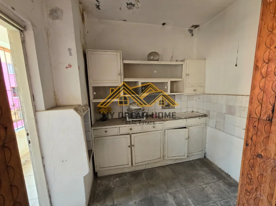 Durres, shitet apartament 3+1 Kati 3, 75 m² 70.000 € (vala park)