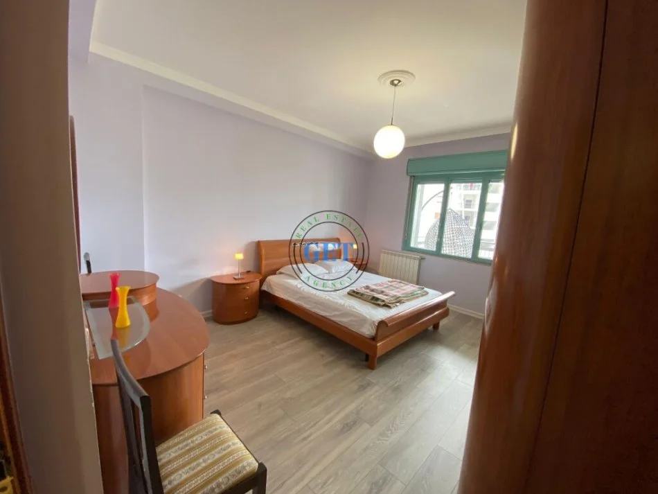 Durres, jepet me qera apartament 1+1 Kati 4, 82 m² 450 € (Ne Vollga, Durrës)