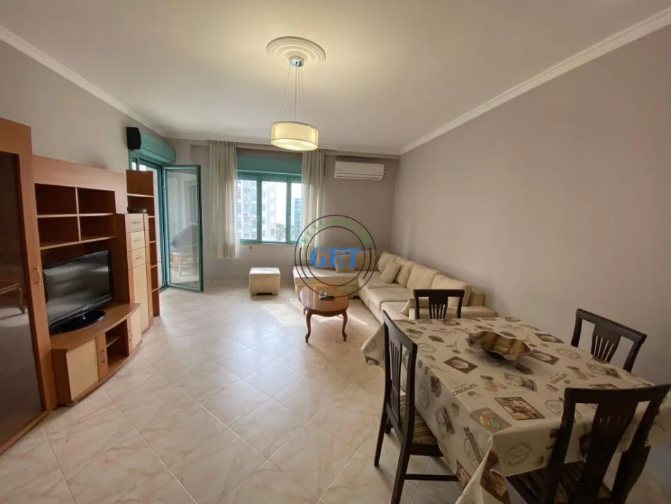 Durres, jepet me qera apartament 1+1 Kati 4, 82 m² 450 € (Ne Vollga, Durrës)