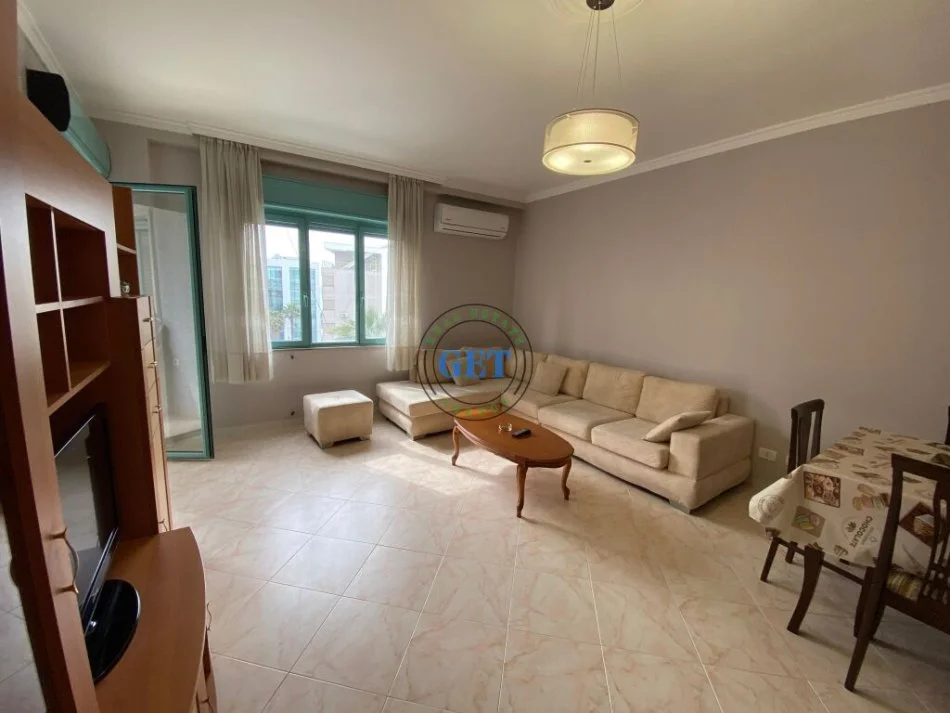 Durres, jepet me qera apartament 1+1 Kati 4, 82 m² 450 € (Ne Vollga, Durrës)