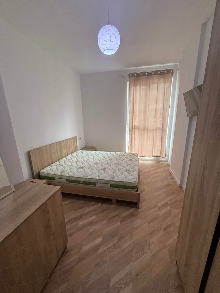 Tirane, jepet me qera apartament 1+1 Kati 7, 61 m² 350 €