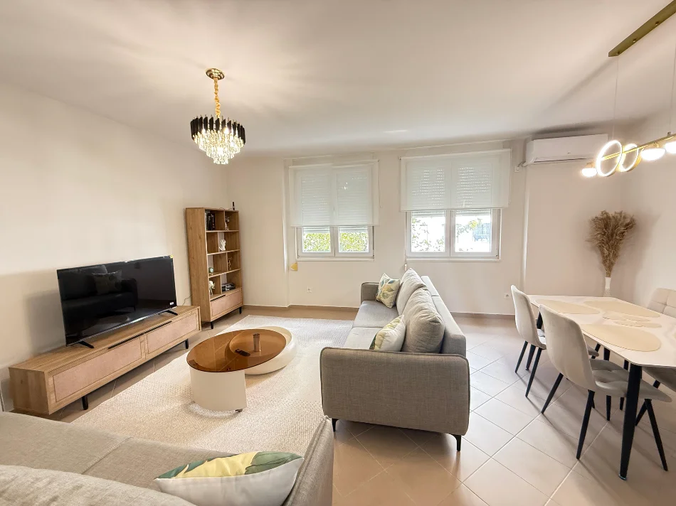 Tirane, jepet me qera apartament 2+1+Ballkon Kati 3, 100 m² 750 € (Kompleksi Magnet)