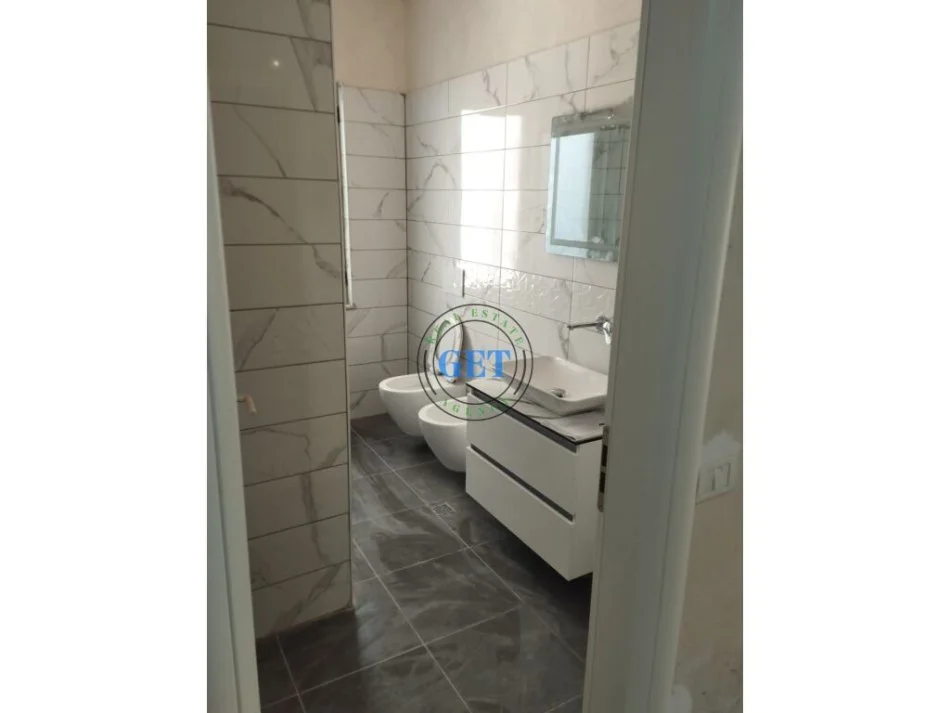 Durres, shitet apartament 2+1 Kati 1, 123 m² 130.000 € (Rrota e Kuqe, Plazh, Durres!!)