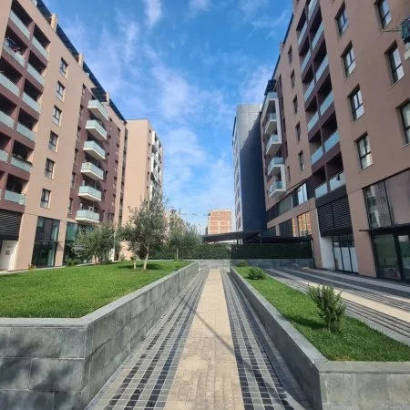 Casa italia, jepet 2+1 (bosh),Kati 3, 100 m² 350€ (tirana New Entry)