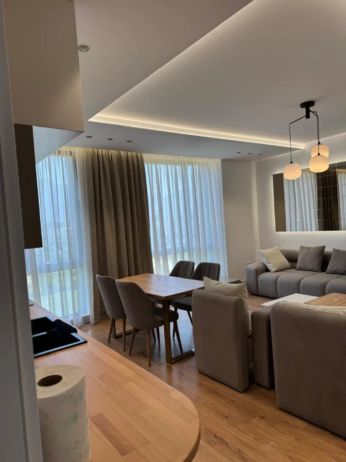 Tirane, jepet me qera 1+1 Kati 6, 76 m² 700 € 