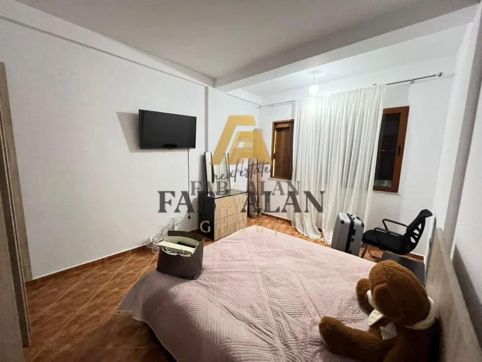 Tirane, jepet me qera shtepi 2 Katshe , 1.500 € (Ali Demi)