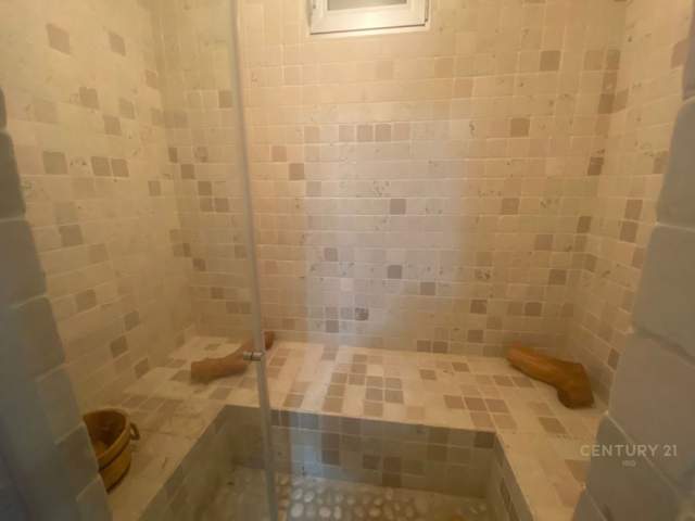 Tirane, ofert Vile 3 Katshe Kati 3, 2.137 m² 5.500 Euro (Prane Liqenit te Farkes Tirana, Albania)