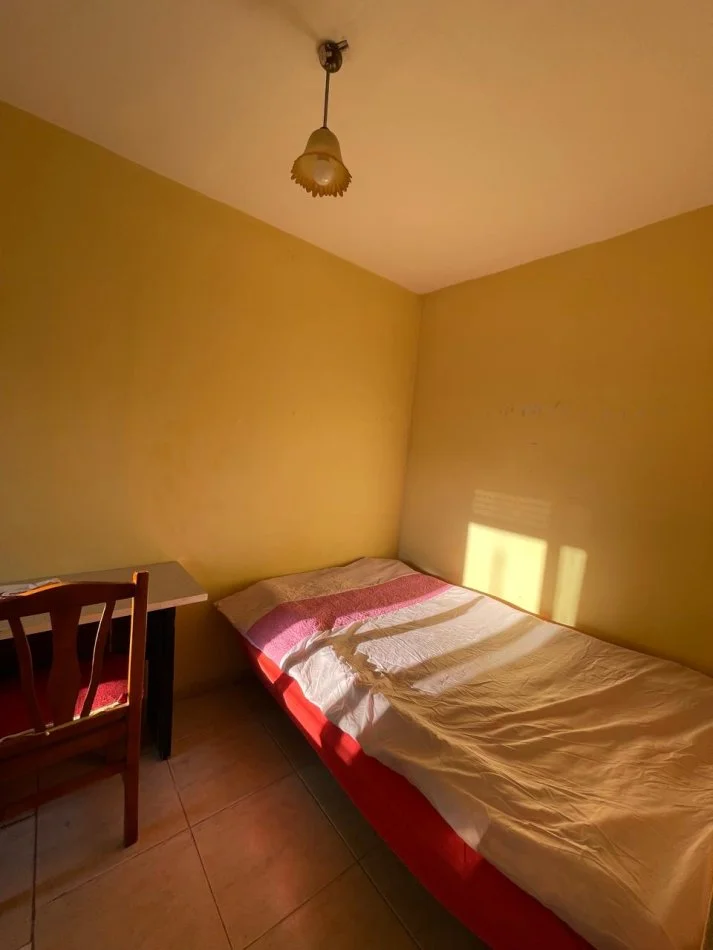Tirane, jepet me qera apartament 3+1 Kati 3, 90 m² 600 € (Ministria drejtesis)