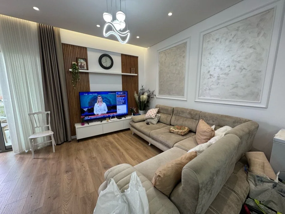 Tirane, jepet me qera apartament 1+1 Kati 3, 65 m² 600 € 