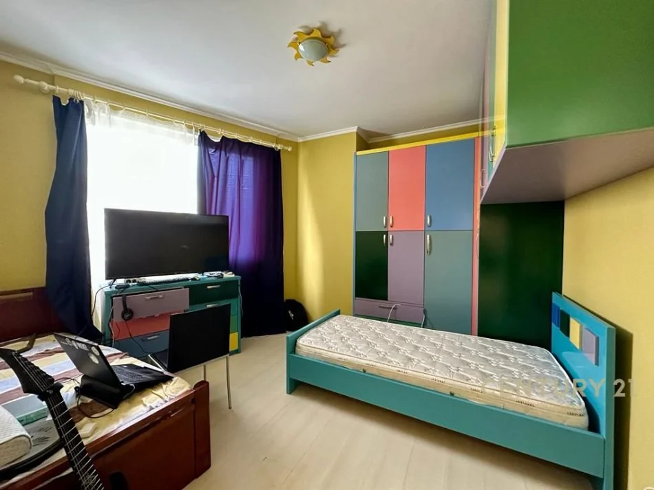 Tirane, shitet 3+1+Aneks+Ballkon, Kati 2, 140 m² 220,000 € 