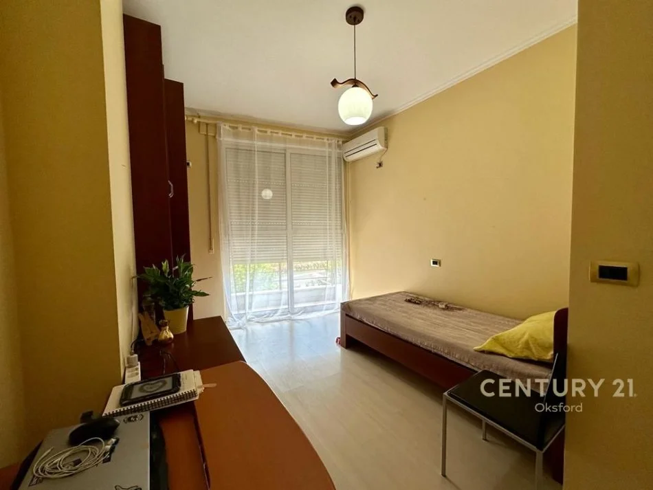 Tirane, shitet 3+1+Aneks+Ballkon, Kati 2, 140 m² 220,000 € 