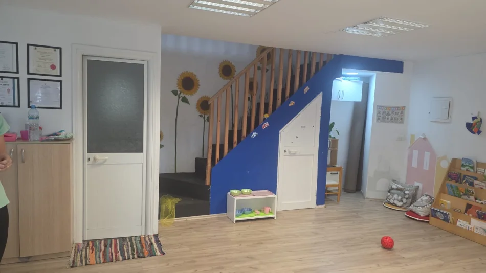 Tirane, jepet me qera apartament duplex Dublex Kati 1, 800 € 