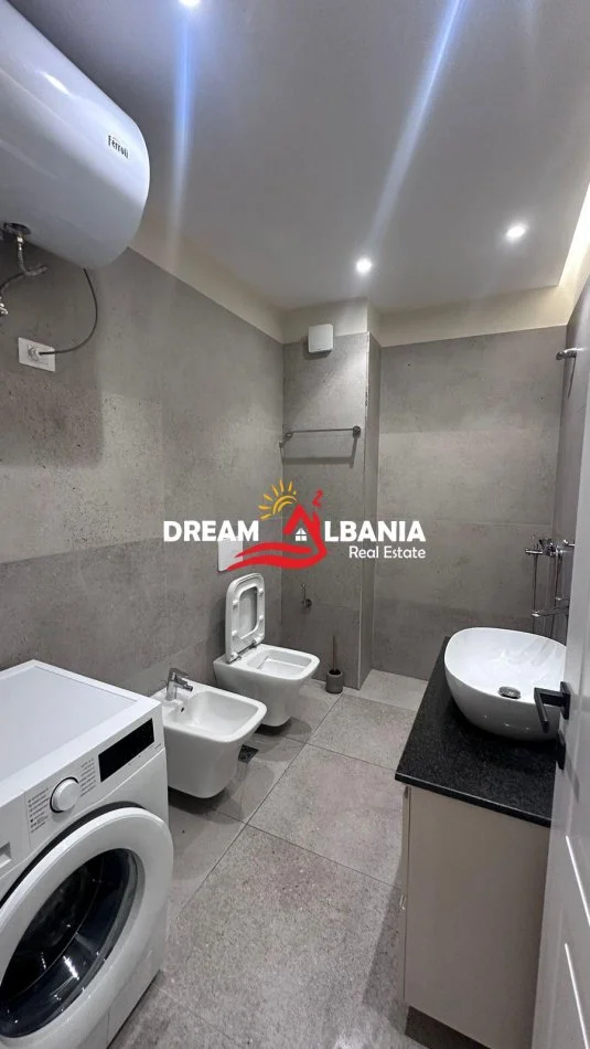 Shqiperi, jepet me qera apartament 1+1 , 60 m² 620 € (Bulevardi i Ri)