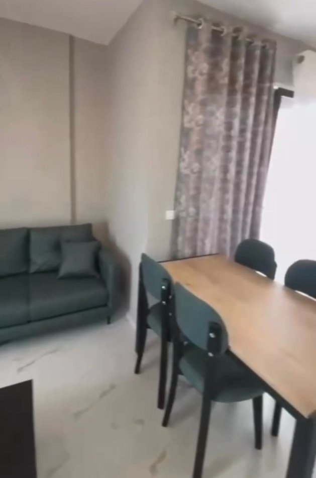 Tirane, jepet me qera apartament 1+1+Ballkon Kati 3, 60 m² 400 € (rruga Xhanfize Keko)