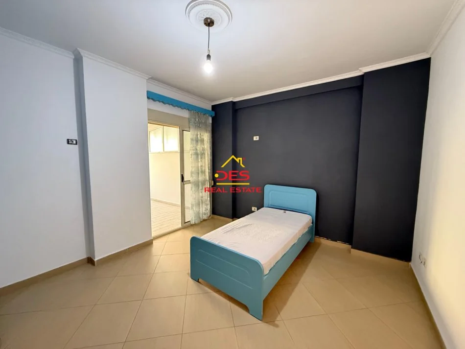 Vlore, shitet apartament 2+1+Ballkon Kati 2, 102 m² 165.000 € (Rruga gjergj Arianiti)