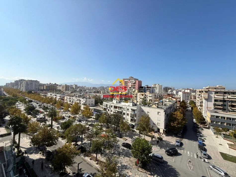 Vlore, jepet me qera apartament 1+1+Ballkon Kati 5, 70 m² 600 € (Rruga Sadik Zotaj)