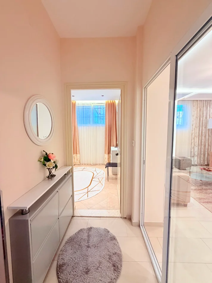 Durres, jepet me qera shtepi 2+1 Kati 1, 100 m² 700 € (Bulevardi Dyrrah,Durres)