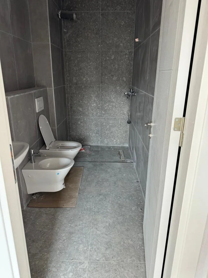 Tirane, shitet apartament 2+1 Kati 4, 106 m² 168.000 € (rruga xhanfize keko)