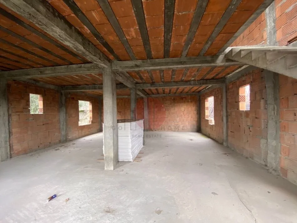 Tirane, shitet Vile 2 Katshe Kati 0, 337 m² 110.000 € (Institut)