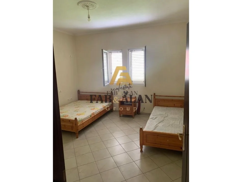 Tirane, jepet me qera shtepi 2+1 Kati 2, 100 m² 350 € (Qytet Studenti)