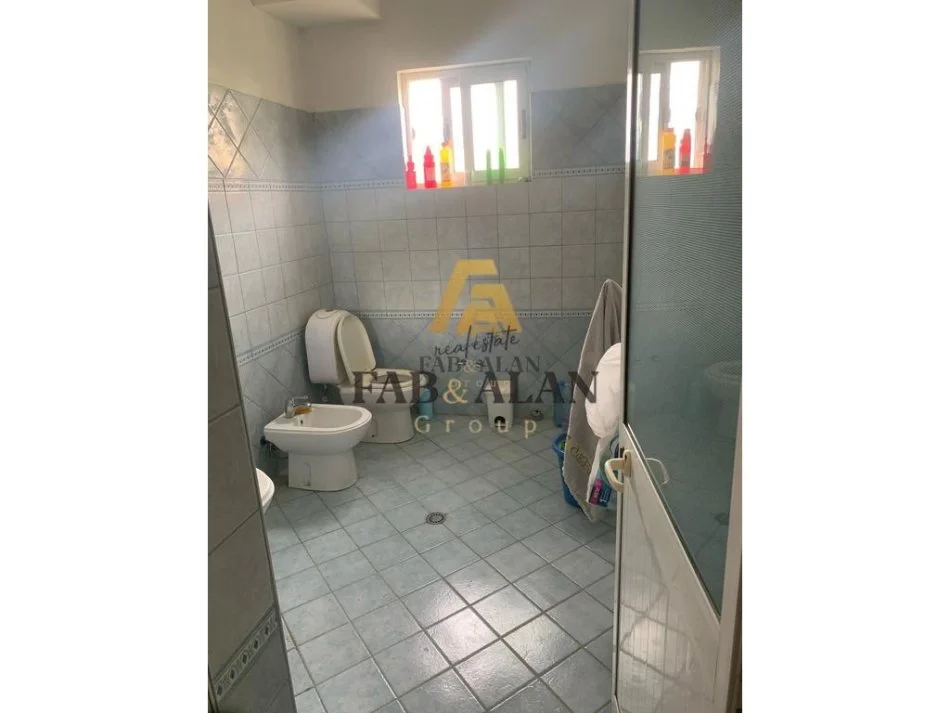 Tirane, jepet me qera shtepi 2+1 Kati 2, 100 m² 350 € (Qytet Studenti)