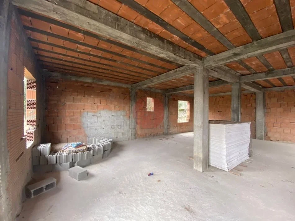 Tirane, shitet Vile 2 Katshe Kati 0, 337 m² 110.000 € (Institut)