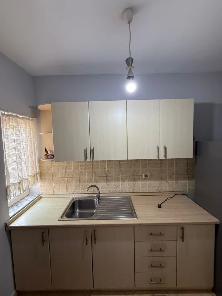 Tirane, jepet me qera apartament 2+1 Kati 6, 70 m² 500 € (Stadiumi Dinamo)