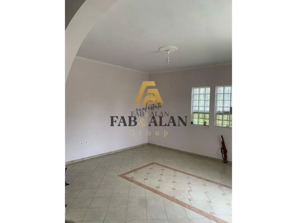 Tirane, jepet me qera shtepi 2+1 Kati 2, 100 m² 350 € (Qytet Studenti)