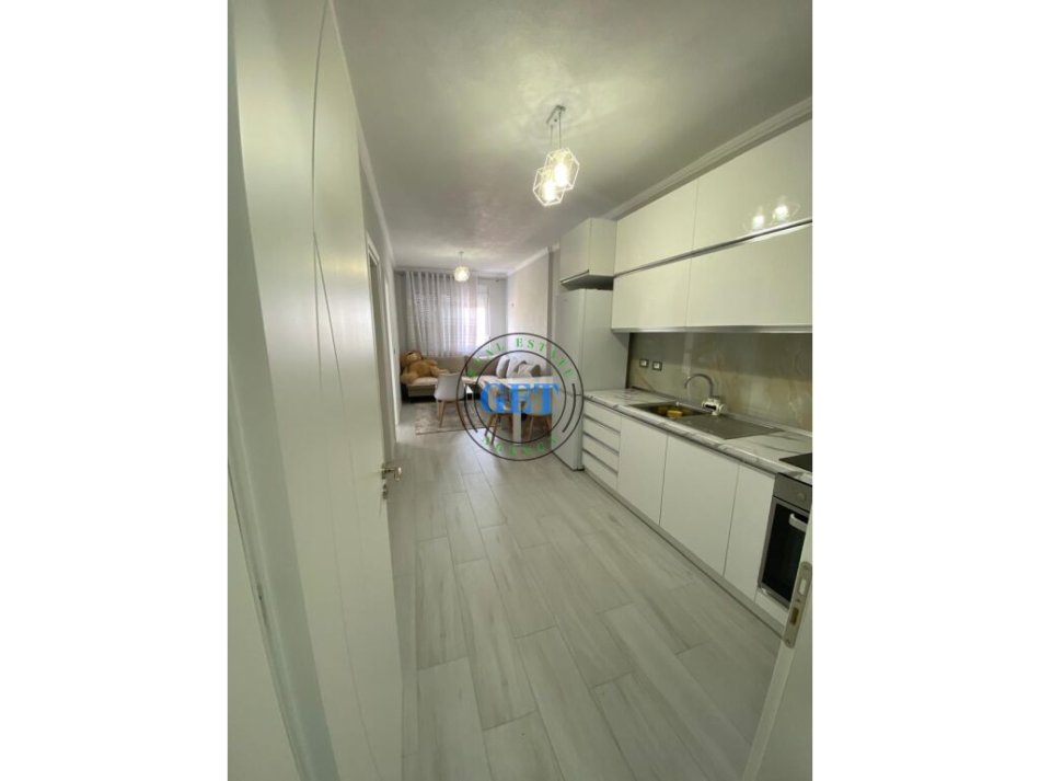 Durres, jepet me qera apartament 2+1+Ballkon Kati 2, 450 € (Ish URT, Durrës)