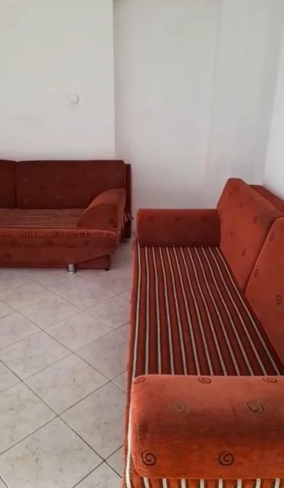 Tirane, jepet me qera shtepi 1+1 Kati 1, 70 m² 300 € 