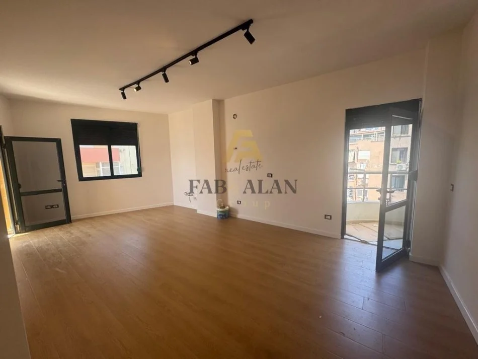 Durres, shitet apartament 2+1 Kati 5, 94 m² 235.000 € (Vollga)