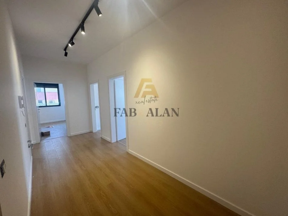 Durres, shitet apartament 2+1 Kati 5, 94 m² 235.000 € (Vollga)