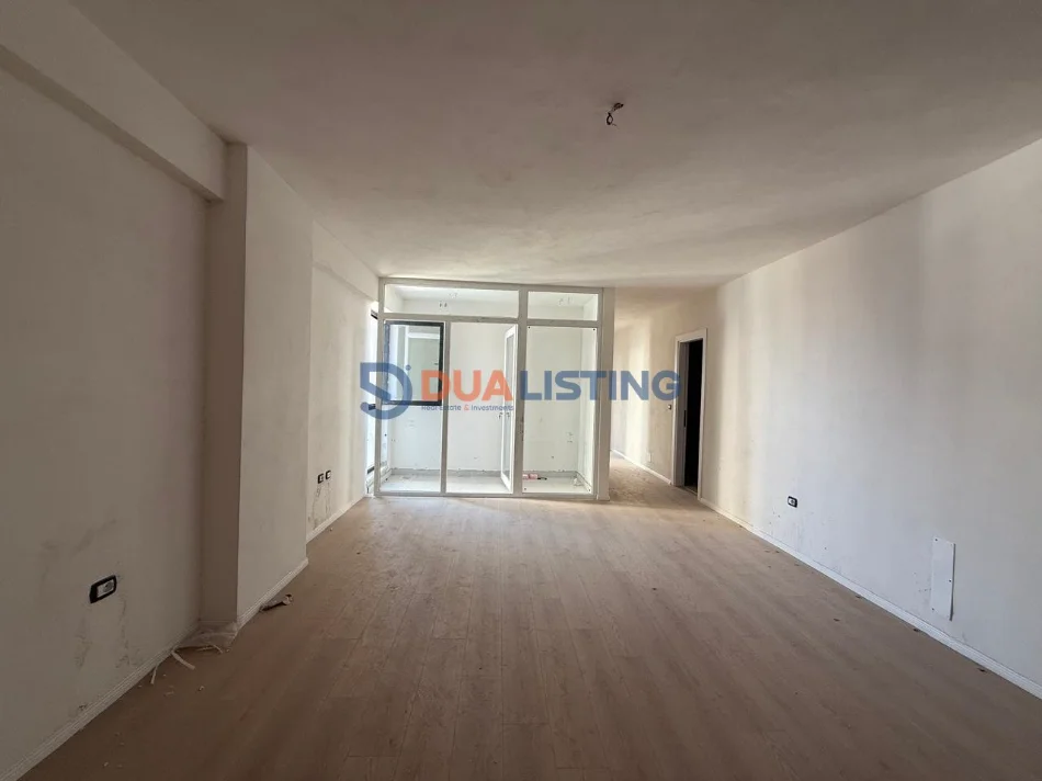 Tirane, shitet apartament 2+1 , 92 m² 155.720 € 