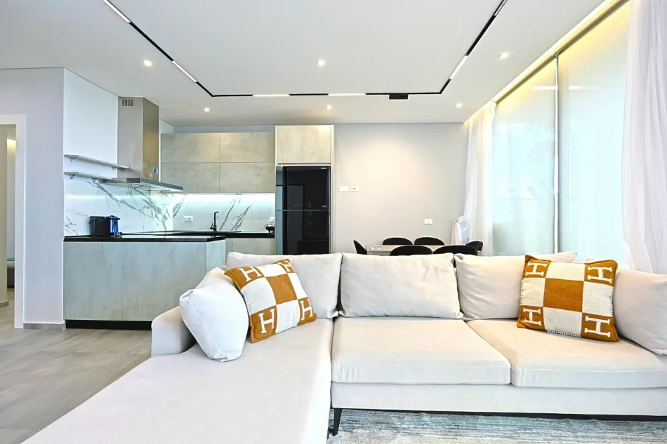 Dhermi - Palase, shitet apartament 2+1 , 101 m² (Drimadhes)
