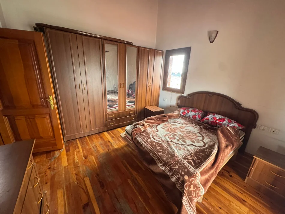Durres, jepet me qera apartament 1+1 Kati 3, 200 € (Kenete, Durres)